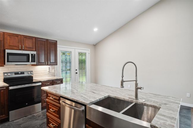 21102 Fernhollow Ln, House other with 3 bedrooms, 2 bathrooms and 2 parking in Spring TX | Image 5