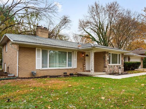 28626 Sunset Blvd W, Lathrup Village, MI, 48076-7020 | Card Image