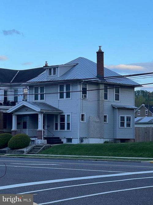10 E Penn Ave, ROBESONIA, PA, 19551-1526 | Card Image