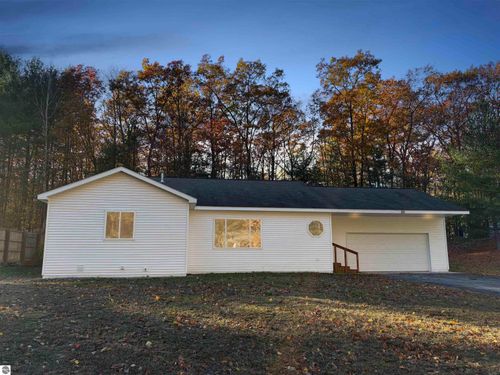 85 Tibbets Lake Ln, Traverse City, MI, 49696-9476 | Card Image