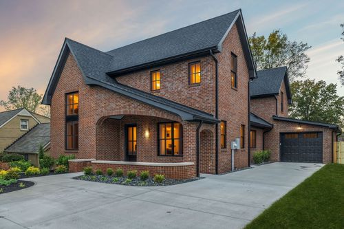 1130 Winding Way, Nashville, TN, 37216-2214 | Card Image