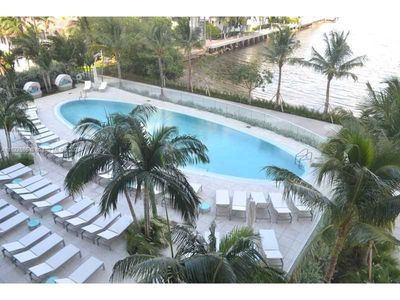 3705 - 460 Ne 28th St, Condo with 2 bedrooms, 2 bathrooms and null parking in Miami FL | Image 3