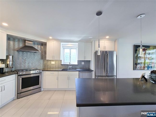 PH-6 - 1077 River Rd, House attached with 1 bedrooms, 2 bathrooms and null parking in Edgewater NJ | Image 7