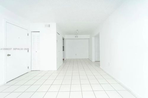 203-576 Nw 114th Ave, Sweetwater, FL, 33172-4730 | Card Image