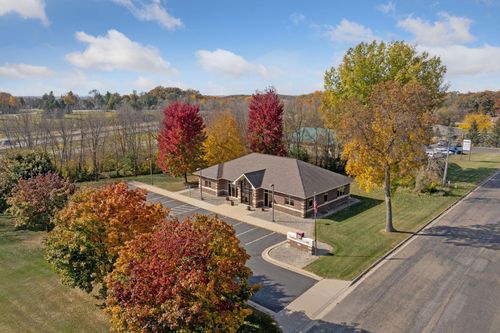 225 Cedardale Dr Se, Owatonna, MN, 55060-4425 | Card Image