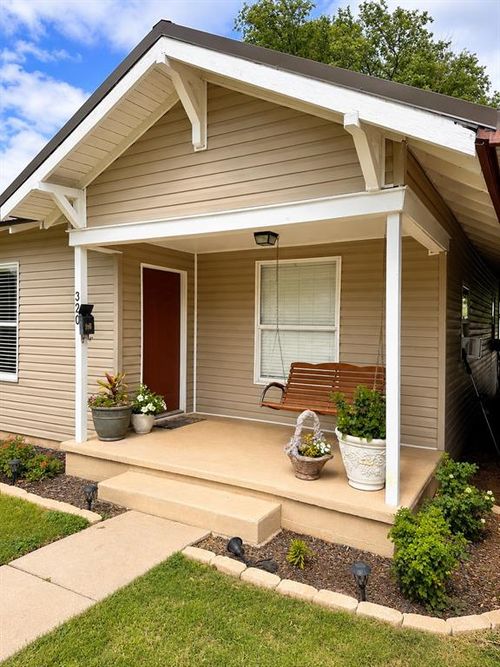 320 S Bailey St, Hobart, OK, 73651-3832 | Card Image