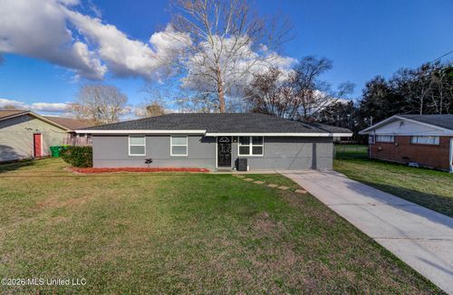 10628 Oak St, Vancleave, MS, 39565-7913 | Card Image