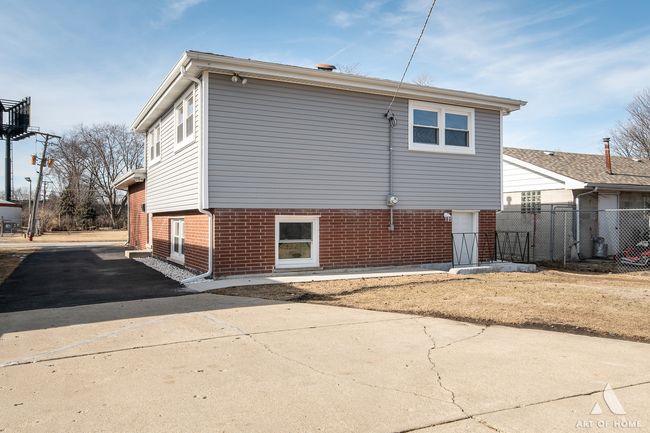 10945 S Neenah Ave, House other with 3 bedrooms, 2 bathrooms and 2 parking in Worth IL | Image 49