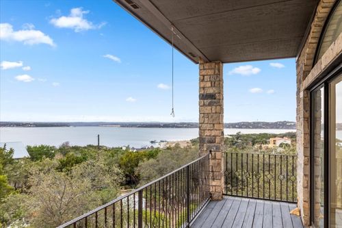 13816 Lake View Dr, Austin, TX, 78732-1045 | Card Image