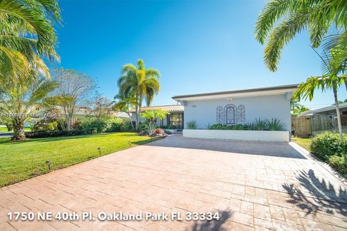 0-1750 Ne 40th Pl, Oakland Park, FL, 33334-5460 | Card Image