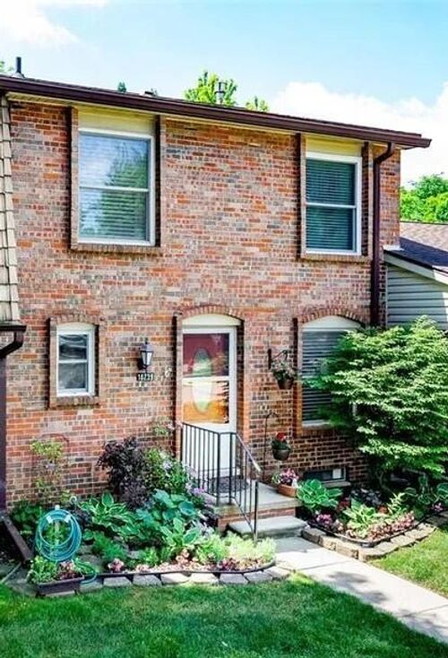 18239 Jamestown Cir, Northville, MI, 48168-3517 | Card Image