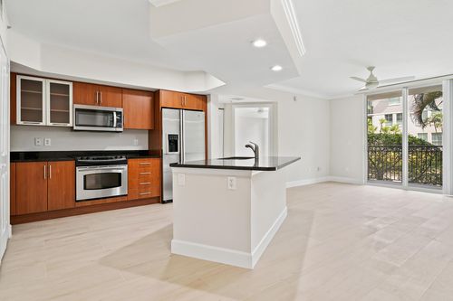 apt-636-600 S Dixie Hwy, West Palm Beach, FL, 33401-5844 | Card Image