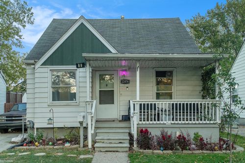 22076 Tuscany Ave, Eastpointe, MI, 48021-2549 | Card Image
