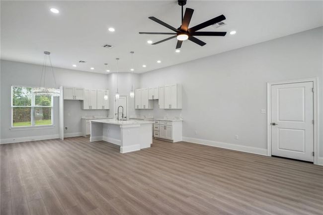 696 Newport Circle Circle, House other with 3 bedrooms, 2 bathrooms and null parking in Terrytown LA | Image 6