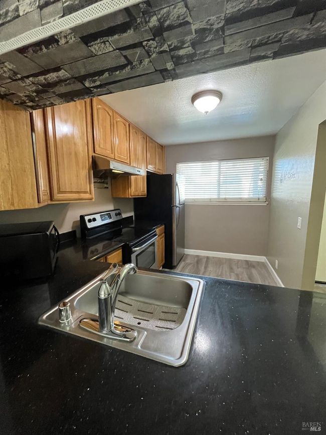 APT-19 - 2525 Walters Way, Condo with 2 bedrooms, 2 bathrooms and 1 parking in Concord CA | Image 7