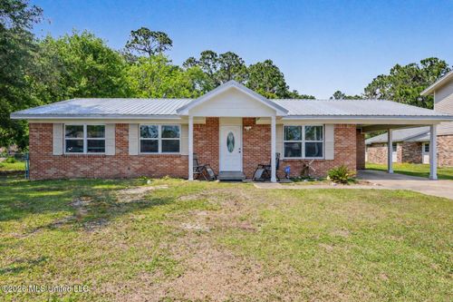 203 Lynn Cir, Pass Christian, MS, 39571-3903 | Card Image
