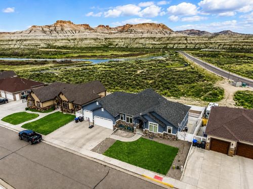 2340 Alexandra Cir, Green River, WY, 82935-7102 | Card Image