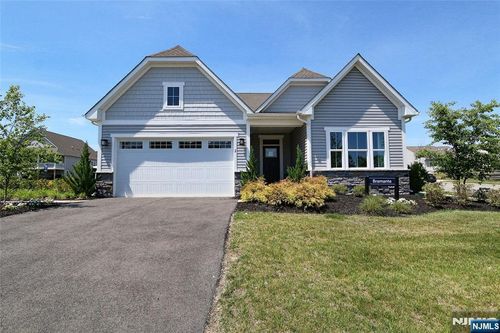 2 Redwood Ave, Bordentown, NJ, 08505-1921 | Card Image