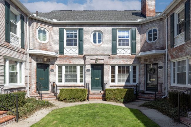 43 Cranford Ln, Condo with 4 bedrooms, 3 bathrooms and null parking in Grosse Pointe MI | Image 5