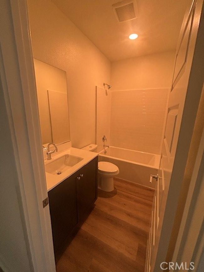 Full bath for 2 other bedrooms | Image 31