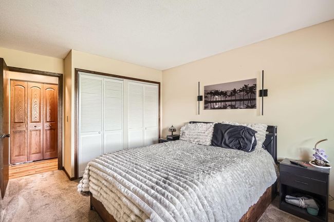 Large bedroom with BIG closet! | Image 12