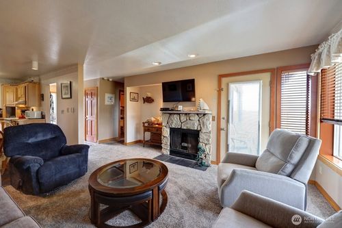 2034-210 26th St Nw, Long Beach, WA, 98631-5221 | Card Image