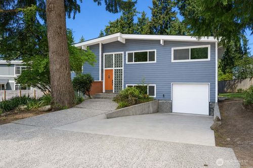 12020 Ne 83rd St, Kirkland, WA, 98033-8014 | Card Image