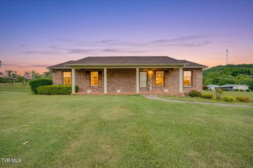 453 Twin Barns Road, Greeneville, TN, 37743 | Card Image