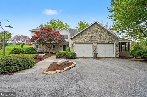 212 Sheep Hill Rd, NEWMANSTOWN, PA, 17073-8922 | Card Image