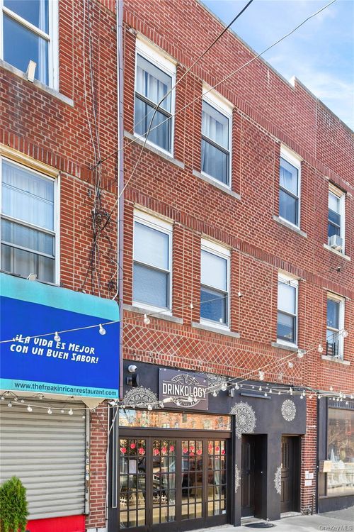 4304 34th Ave, Long Island City, NY, 11101-1178 | Card Image