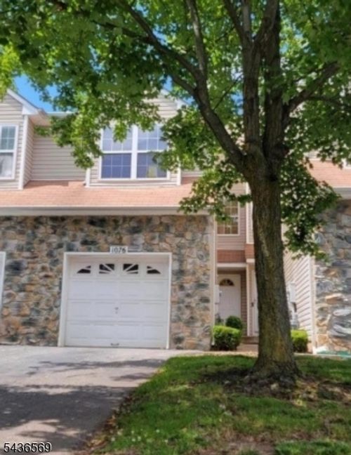 1076 Oakcroft Ln, Somerset, NJ, 08873-1679 | Card Image