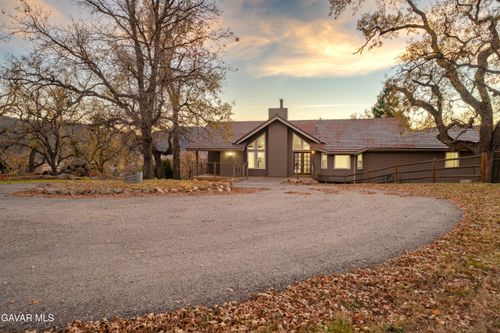 24500 Deertrail Dr, Tehachapi, CA, 93561-7028 | Card Image