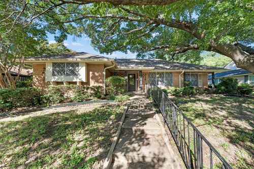 2118 Wooded Acres Dr, Waco, TX, 76710-2744 | Card Image