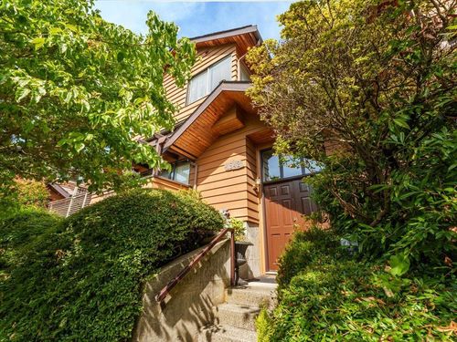 1842 Chesterfield Ave, North Vancouver, BC, V7M2P3 | Card Image