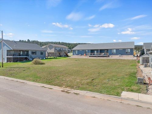 2211 Splitrock Dr, Sturgis, SD, 57785-7001 | Card Image