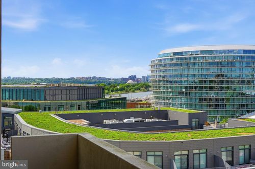 w-710-490 M St Sw, WASHINGTON, DC, 20024-2642 | Card Image