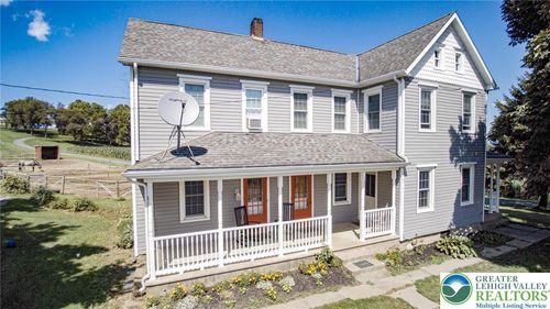 5727 Youngs Hill Rd, Forks Twp, PA, 18040-6902 | Card Image