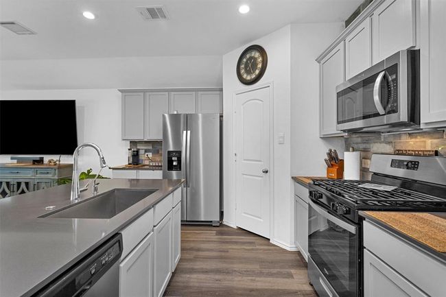 Tons of storage space and a walk in pantry. | Image 13