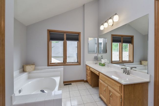 370 Westhaven Cir, House other with 4 bedrooms, 3 bathrooms and 2 parking in Geneva IL | Image 14