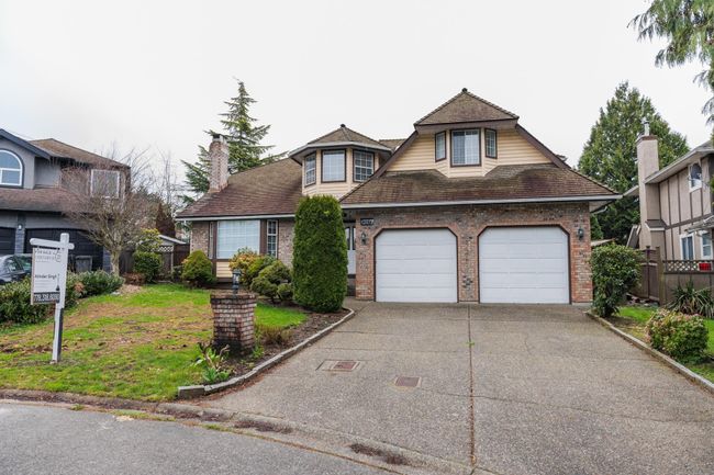 12472 63 A Avenue, House other with 5 bedrooms, 2 bathrooms and 6 parking in Surrey BC | Image 1