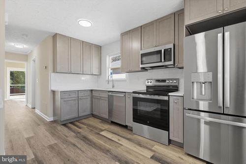 209 Lincoln Ave, GLEN BURNIE, MD, 21061-3819 | Card Image