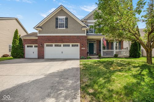 3033 Tuscarora Ln, Indianapolis, IN, 46217-7412 | Card Image