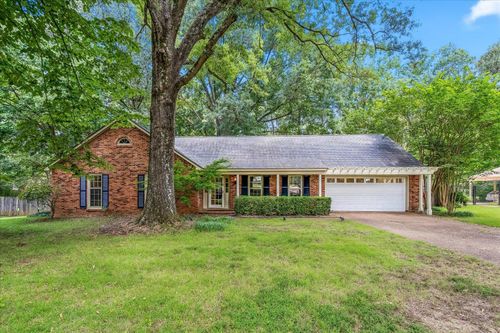 1528 Holly Hill Dr, Germantown, TN, 38138-1842 | Card Image