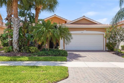 5042 Sandy Brook Cir, Wimauma, FL, 33598-4022 | Card Image