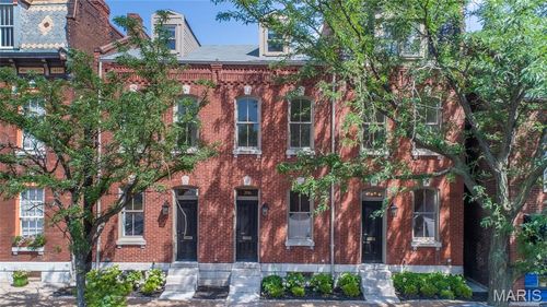 2014 S 12th St, Saint Louis, MO, 63104-3953 | Card Image