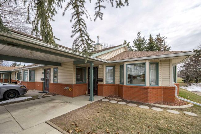 2727 Dovely Park Se, Home with 2 bedrooms, 1 bathrooms and 2 parking in Calgary AB | Image 1