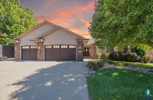 4917 E 42nd St, Sioux Falls, SD, 57110-4409 | Card Image