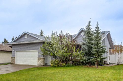 464 Schofield St, Pincher Creek, AB, T0K1W0 | Card Image