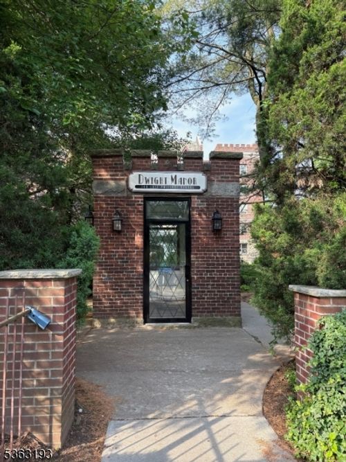 apt-a52-100 E Palisade Ave, Englewood, NJ, 07631-3062 | Card Image