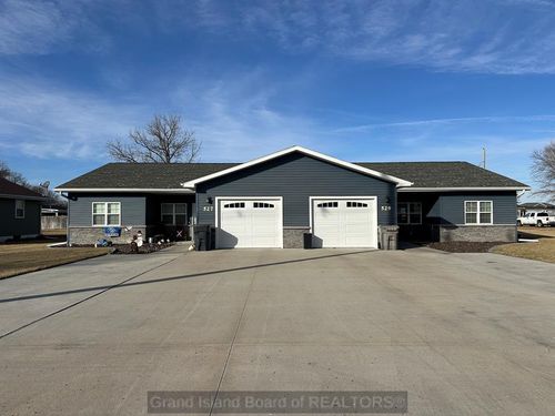 527/529 E 2nd St, Shelton, NE, 68876 | Card Image